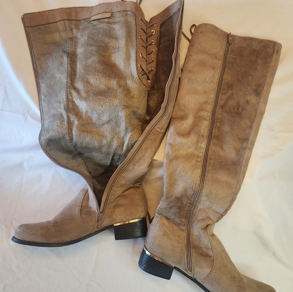 LADY COUTURE BOOTS. Suede, Lace up. Size 9.5-10 - Picture 8 of 12